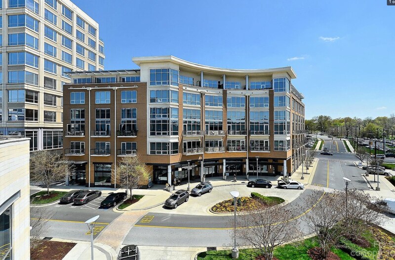 Primary Photo - 1133 Metropolitan Ave