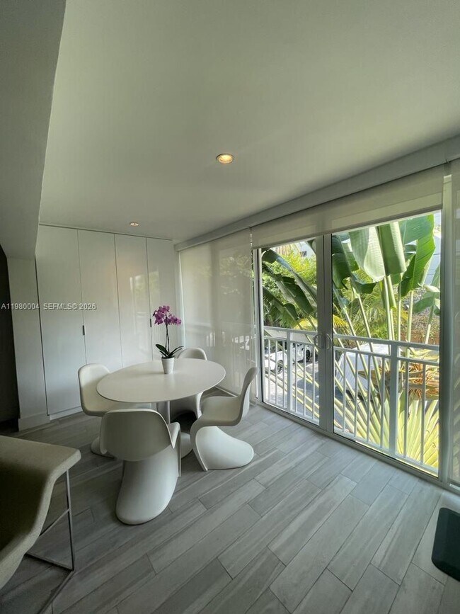 Building Photo - 260 Sunrise Dr