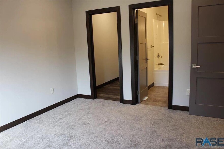 Building Photo - 1115 N Union Ave