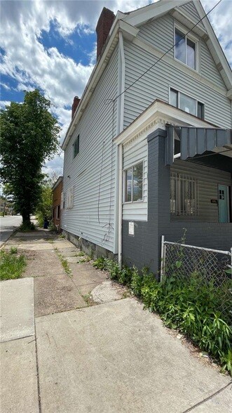 Building Photo - 6960 Monticello St