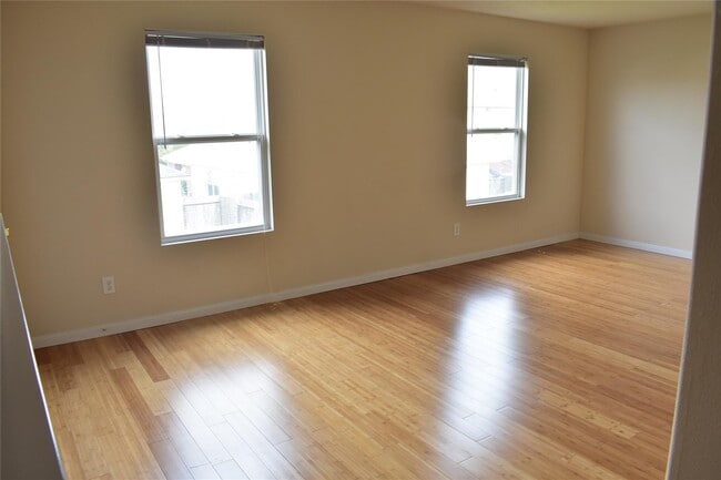 Building Photo - 3610 Barkers Crossing Ave