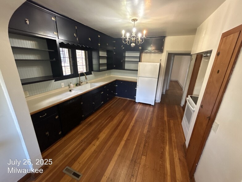 Building Photo - 3370 S Princeton Ave