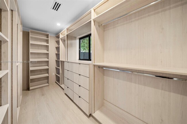 Building Photo - 15121 SW 69th Ct