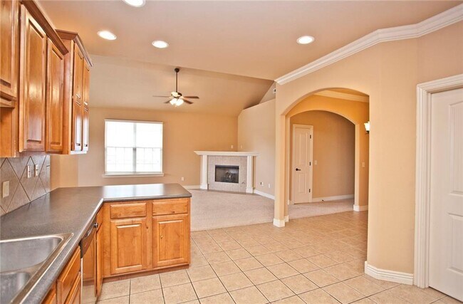 Building Photo - 4902 SW Fieldstone Blvd