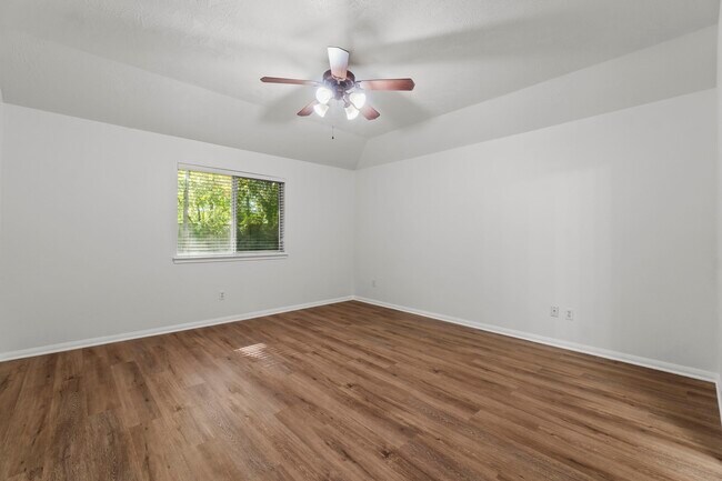 Building Photo - 255 Genesee Ridge Ct
