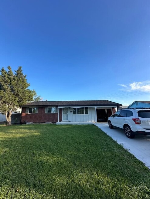 Building Photo - 1460 Marigold Dr