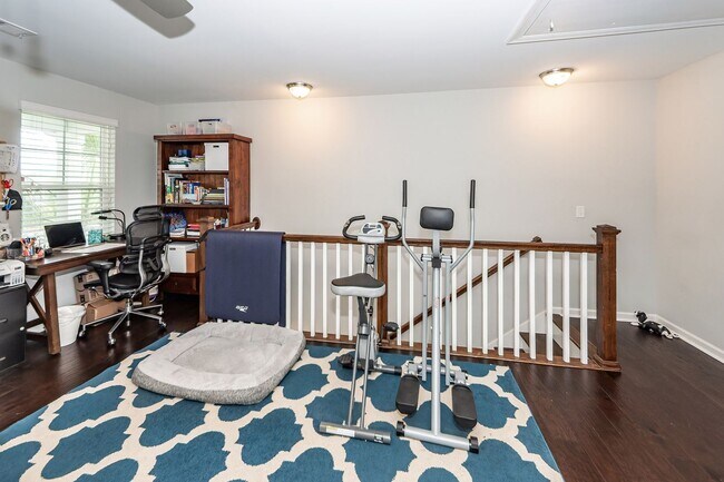 Building Photo - 3 Bedroom 2.5 Bath Single Family Home in F...