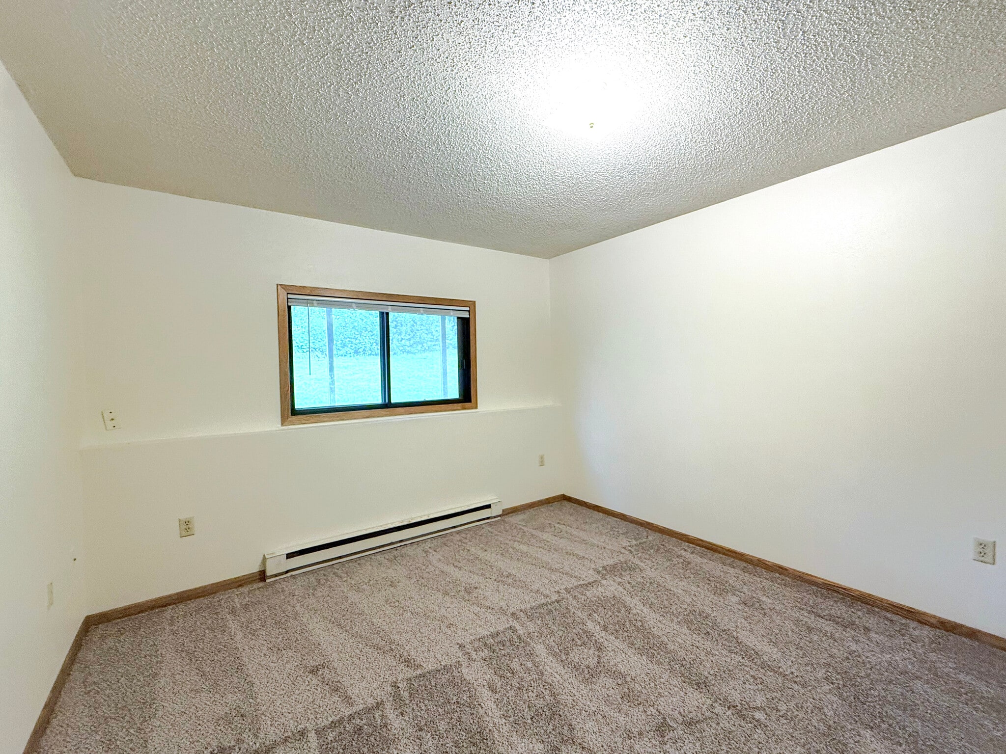 Building Photo - 2820 Edgewood Dr