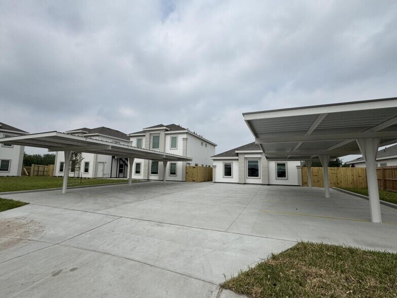 Building Photo - 1312 W Sucre Dr