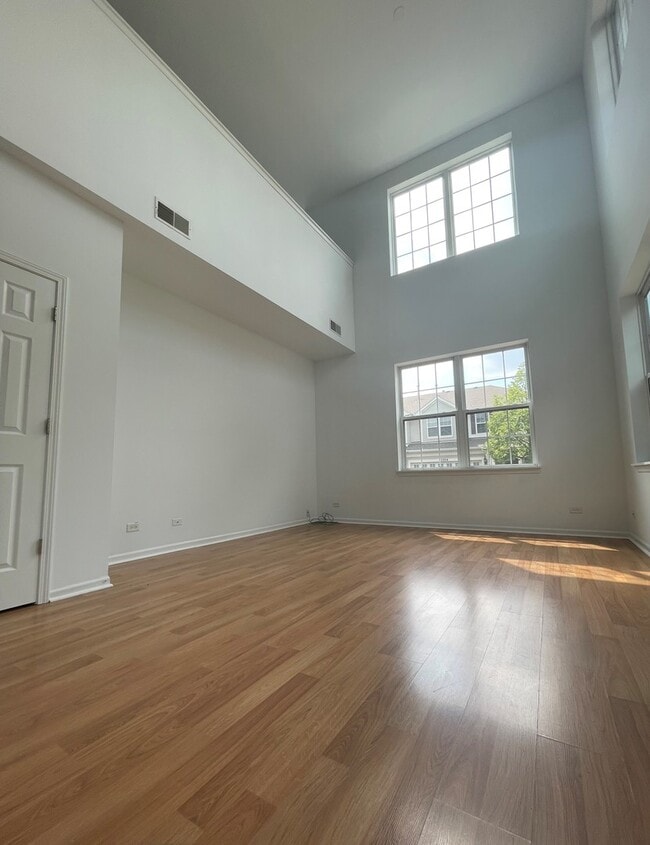 Building Photo - 2516 Hillsboro Blvd