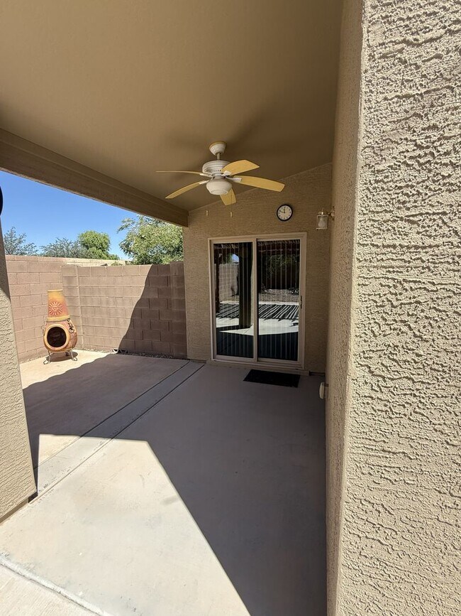 Building Photo - 40397 W Sanders Way