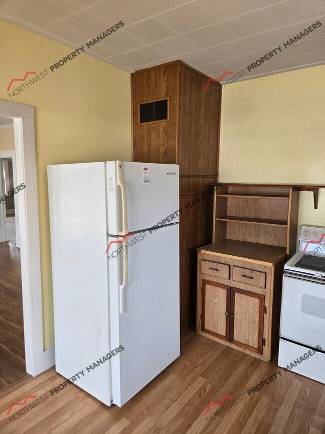 Building Photo - STATUS: AVAILABLE | R337 | $1795
