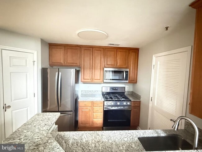 Building Photo - 21228 McFadden Square