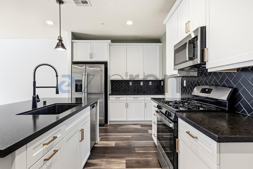 Building Photo - 30522 Rodriquez Lp