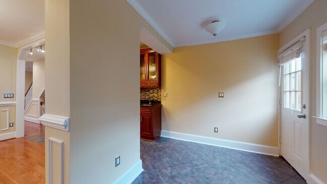 Building Photo - 1230 Owen Pl NE