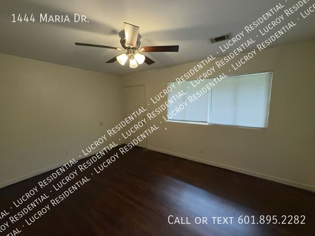 Building Photo - 1444 Maria Dr