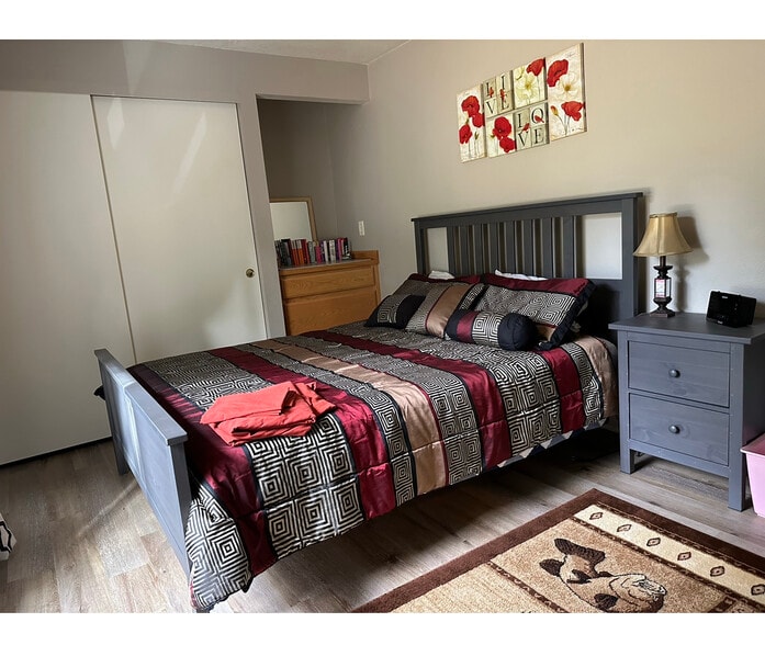 Building Photo - 1977 S Windy Bend Dr