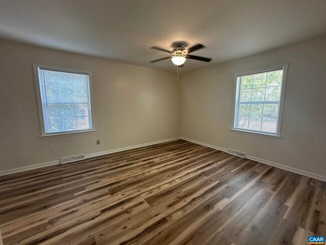 Building Photo - 3159 Saddlebrook Ln