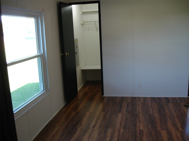 Building Photo - 4225 Wells Dr