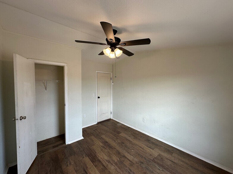 Building Photo - 7301 E County Road 62