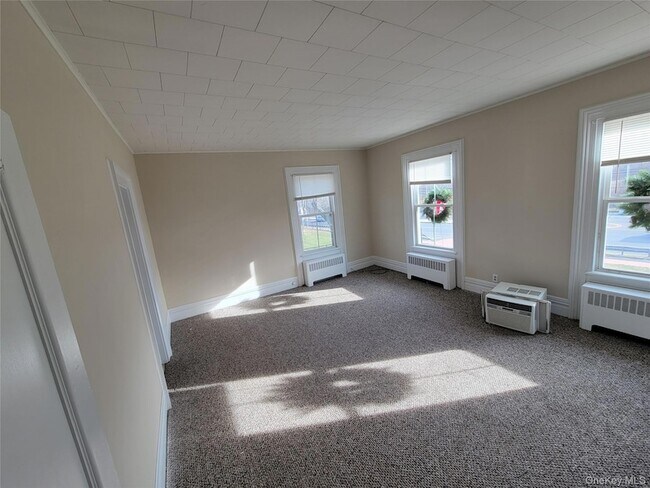 Building Photo - 475 NY-25A