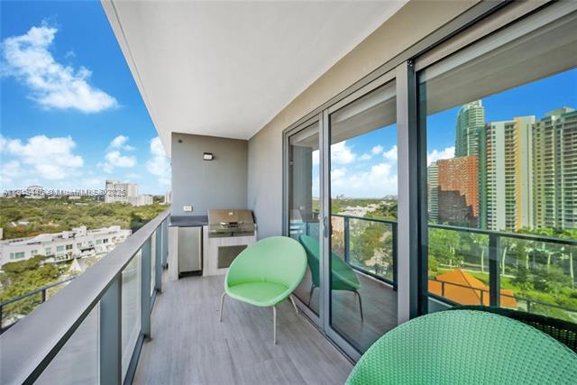 Building Photo - 1451 Brickell Ave