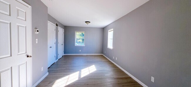 Building Photo - 601 Uhler Ave