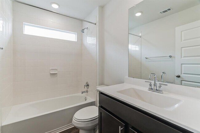 Building Photo - 309 Pedernales Ln