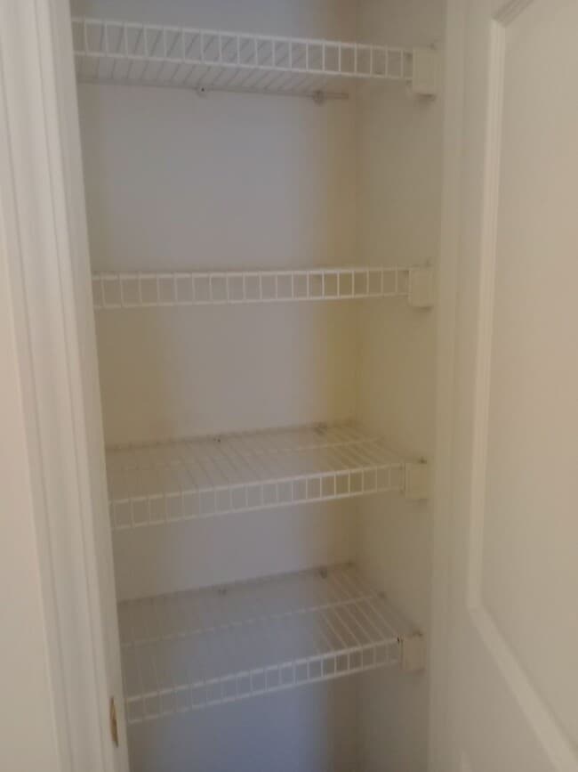 Building Photo - 1724-1726-1726 Louise Cir