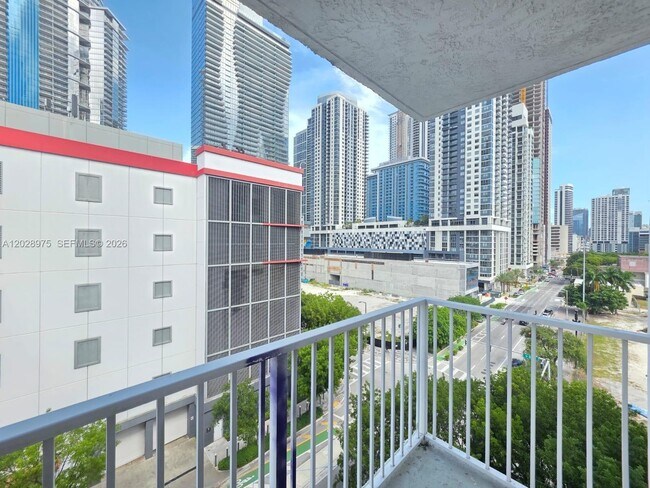 Building Photo - 800 N Miami Ave