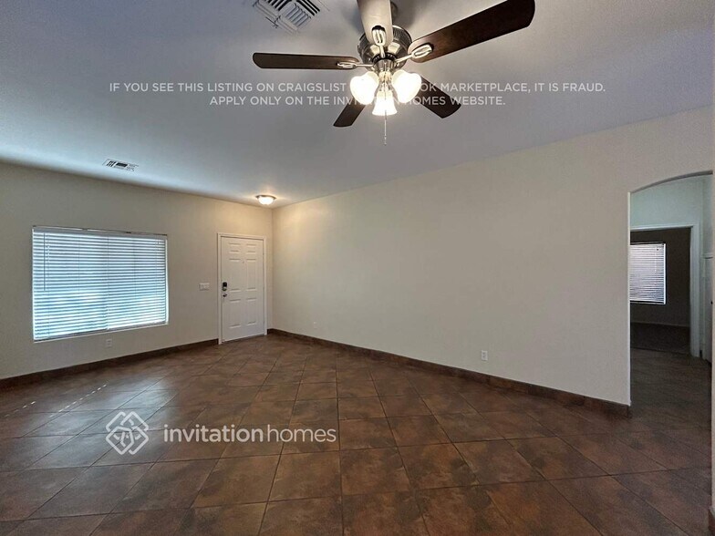 Building Photo - 11714 W Flanagan St