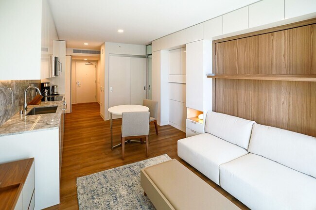Building Photo - Aalii ocean view unit for rent, furnished and 1 free parking stall