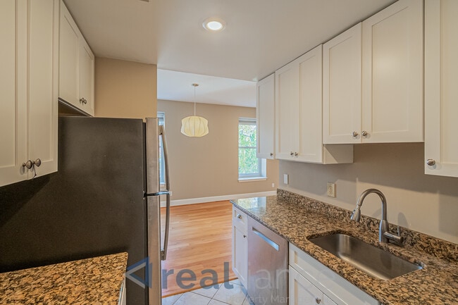 Building Photo - 1733 20th St NW