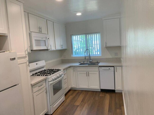 Building Photo - 1.0 bedroom in Pasadena California 91106