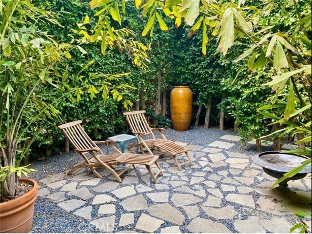 Building Photo - 5966 San Vicente Blvd