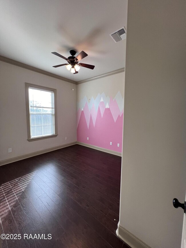 Building Photo - 100 Birchview Dr