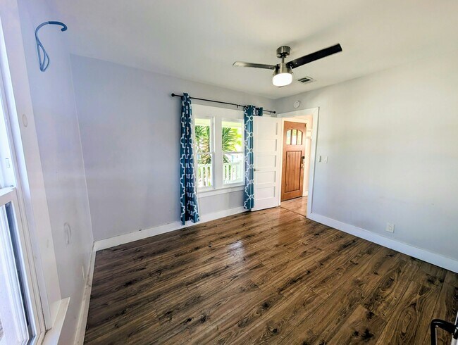 Building Photo - 4778 W Mountain View Dr