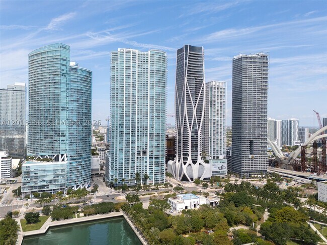 Building Photo - 900 Biscayne Blvd