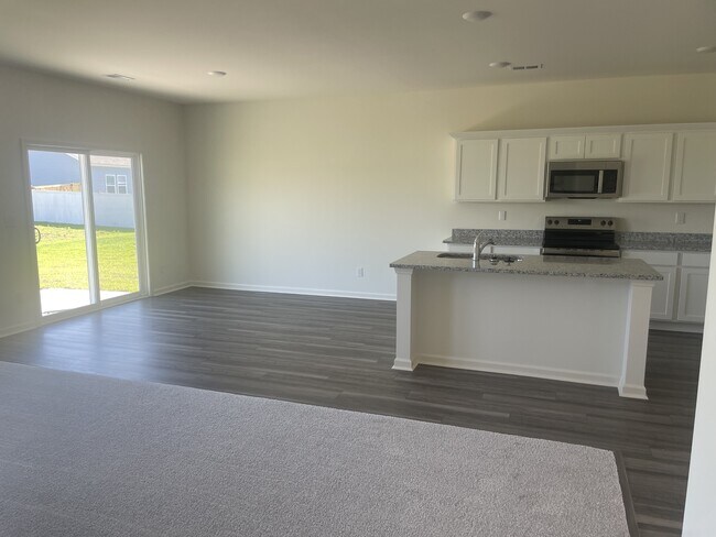 Building Photo - 349 Sporting Dr