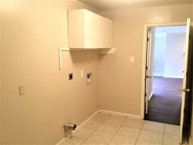 Building Photo - 2811 Copra Ln