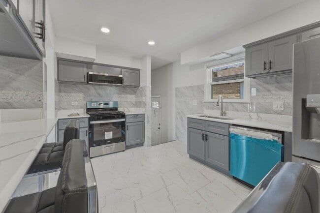 Building Photo - 8901 Moody Ave