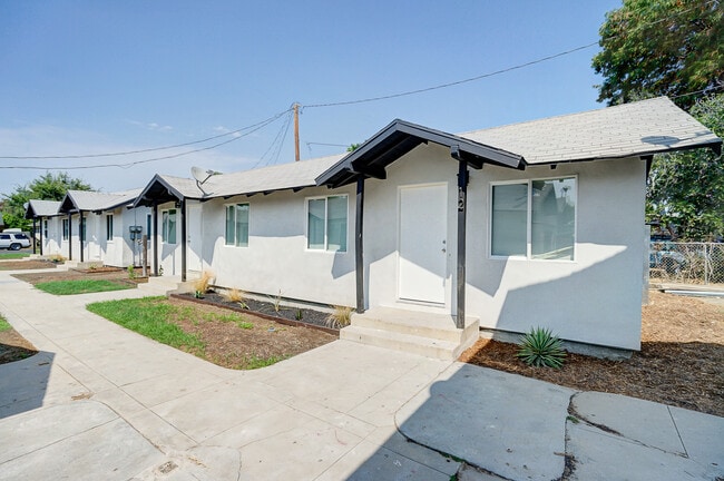 Building Photo - 424 E Truslow Ave