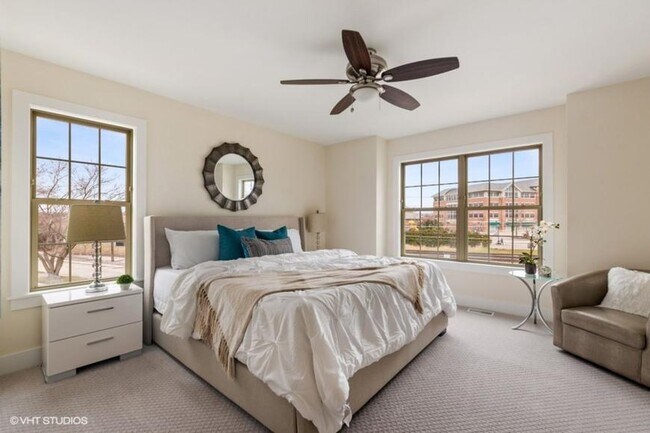 Building Photo - 2 bedroom in Chicago IL 60015