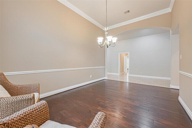 Building Photo - 2722 Park Oak Ct