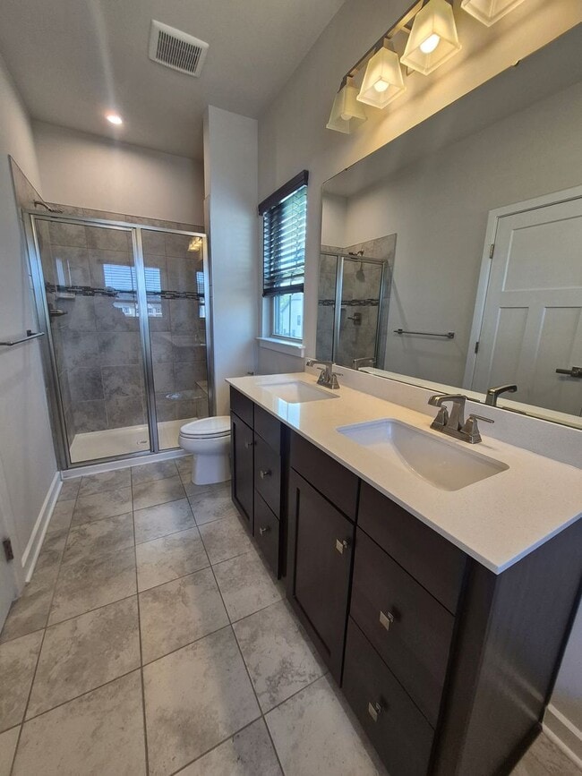 Building Photo - BEAUTIFUL END UNIT TOWNHOME IN NEW MARKET