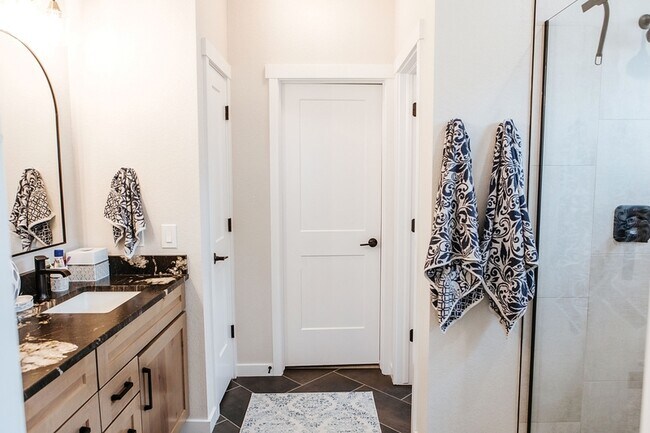 Building Photo - 9757 Bison Vly Trl