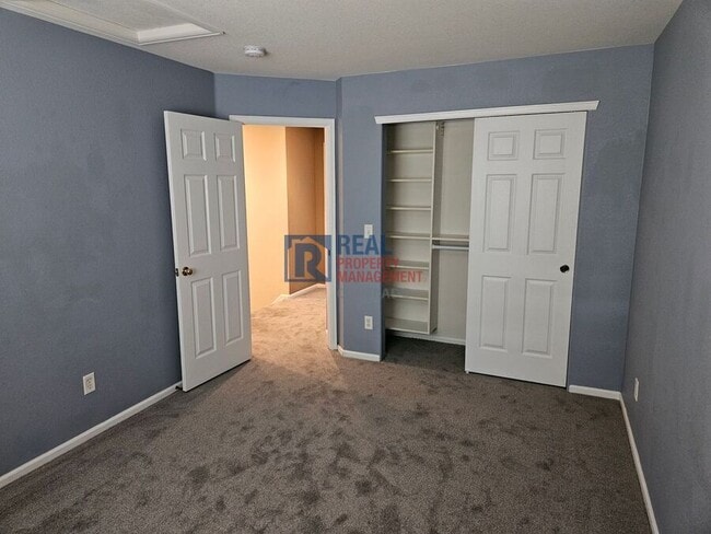 Building Photo - 5661 S Yakima Way