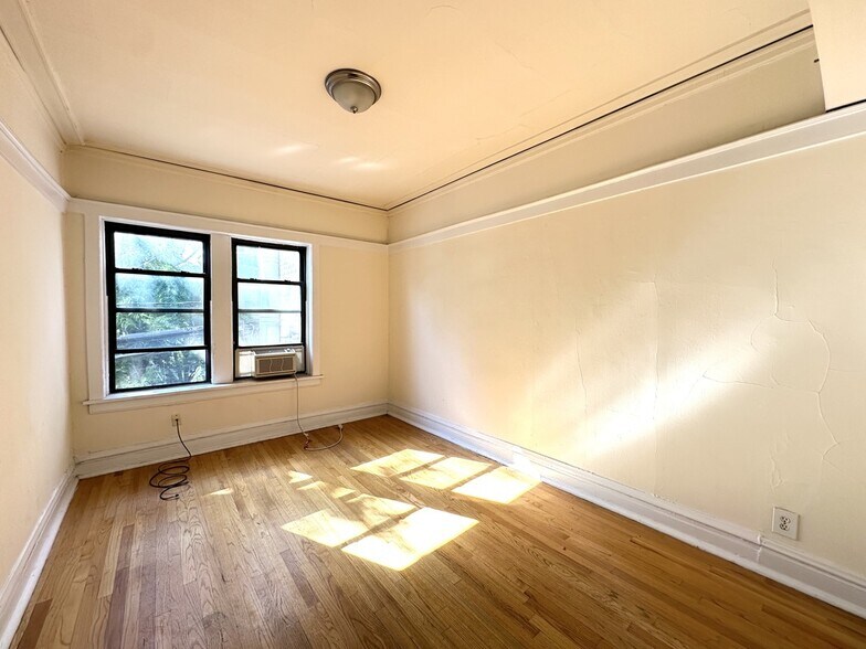 Building Photo - 2520 N Kedzie Blvd