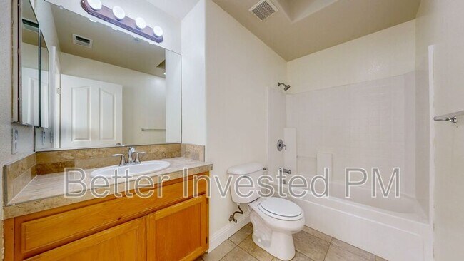 Building Photo - 526 Emily Rose Cir