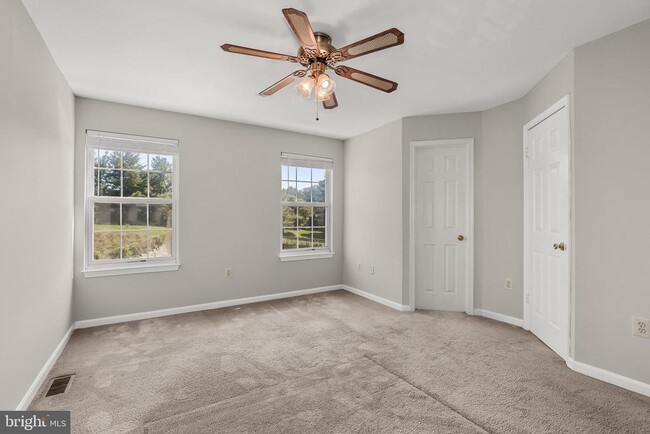 Building Photo - 6249 Sandpiper Ct